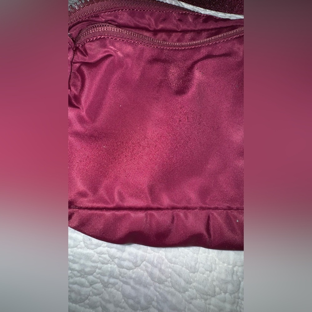 Lululemon Everywhere Belt Bag *1L
Cassis - Picture 6 of 10